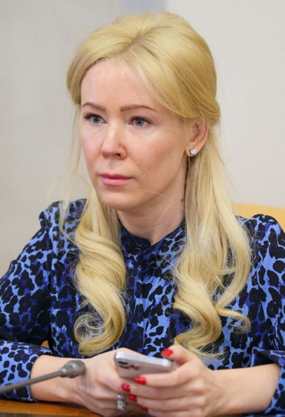 Мизулина против всех: кто стоит за «цифровым цензором»